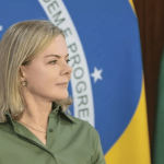 Gleisi comemora retorno da Petrobras ao setor de gás de
