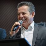 Governador de MT afirma que Carlos Bolsonaro falou ‘pela boca