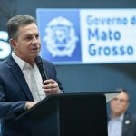 Governador diz que Carlos Bolsonaro "falou pela boca o que