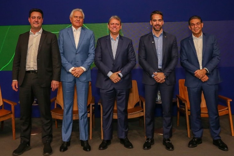 Governadores de oposição usam evento do agronegócio para atacar Lula