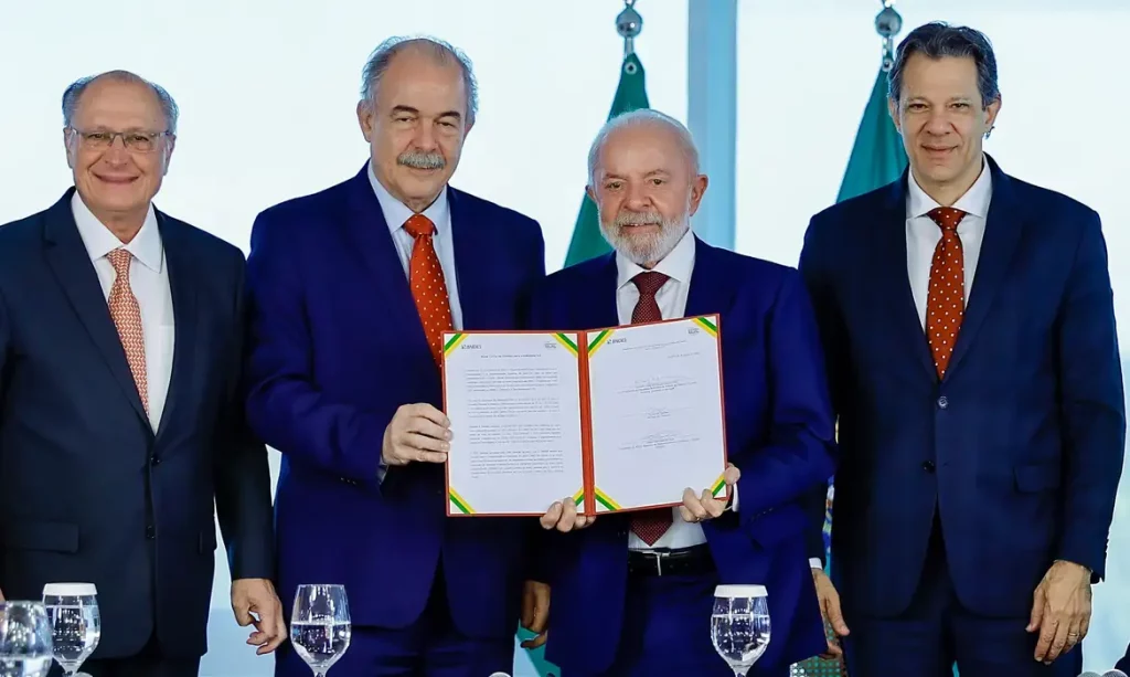 Governo anuncia R$ 12 bilhões para modernizar indústria brasileira com