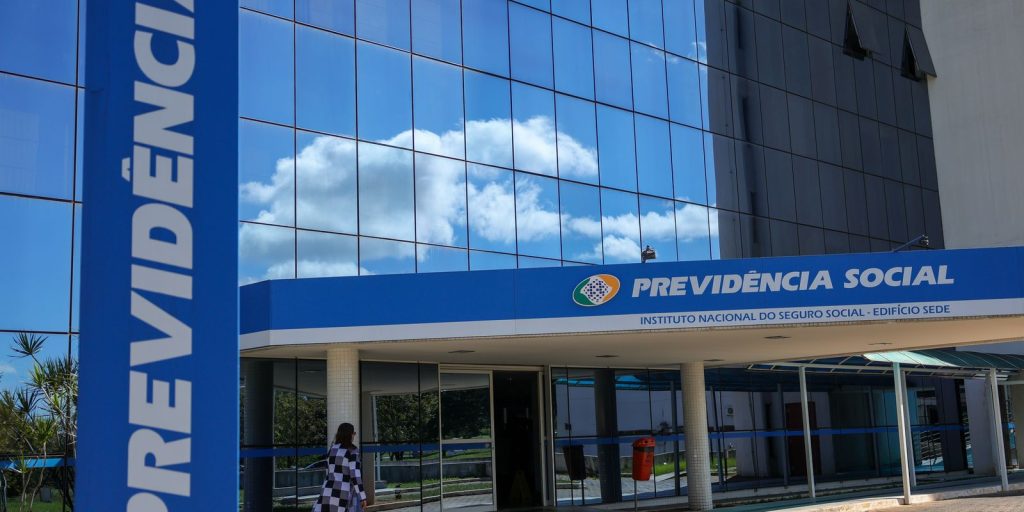 Governo define regra para reavaliação de BPC de pessoa com