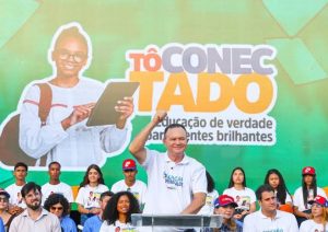 Governo do Maranhão inicia entrega de tablets do programa Tô