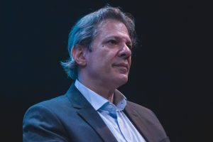 Haddad: EUA interfere no Brasil por interesse em terras raras