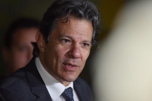 Haddad busca despolitizar crise e deve conversar com secretário do