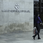 Inflação recua pela décima semana e tarifa dos EUA pode