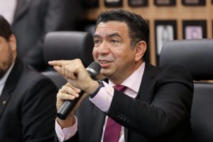 Justiça proíbe Américo de agir em nome da FMF