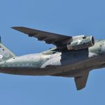 KC-390: O avião que a Embraer quer usar para driblar