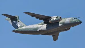 KC-390: O avião que a Embraer quer usar para driblar