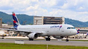 LATAM pode rastrear sua bagagem com mais facilidade, mas só