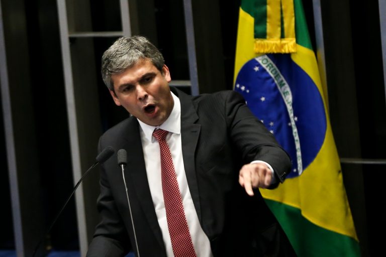Lindbergh aciona STF para barrar efeitos da sanção dos EUA