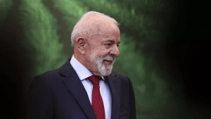 Lula amplia vantagem e lidera todos os cenários para a