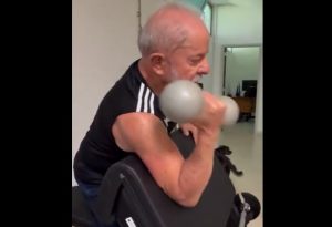 Lula posta vídeo na academia e desafia seguidores a se