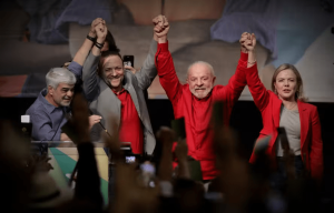 Lula volta a reagir a tarifaço de Trump e cobra