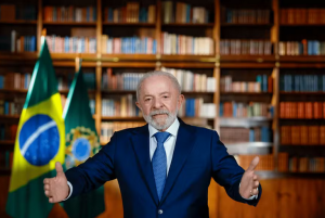 Maioria dos brasileiros diz que Lula não fez tudo para