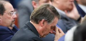 Maioria dos brasileiros vê Bolsonaro envolvido em tentativa de golpe,