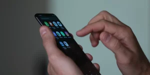 Mais de 300 celulares são apreendidos em mercado popular do