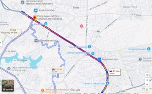 Manifestação de motoristas de aplicativo paralisa o trânsito no bairro