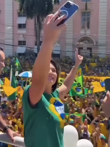 Michelle Bolsonaro participa de manifestação no centro de Belém –