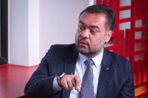 Ministério Público Eleitoral pede absolvição de Cláudio Castro em ação