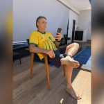 Moraes autoriza visita de oito familiares a Bolsonaro no Dia