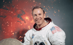 Morre Jim Lovell, histórico astronauta comandante da Apollo 13