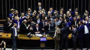 Motta retoma cadeira de presidente da Câmara após dois dias