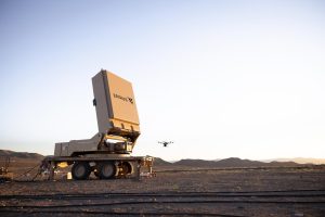 Nova arma eletromagnética pode destruir vários drones em segundos