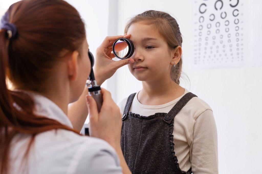 Nova cartilha orienta pais e professores sobre saúde ocular infantil