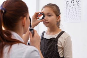 Nova cartilha orienta pais e professores sobre saúde ocular infantil