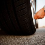 O que são pneus deslocados no carro? Veja os riscos