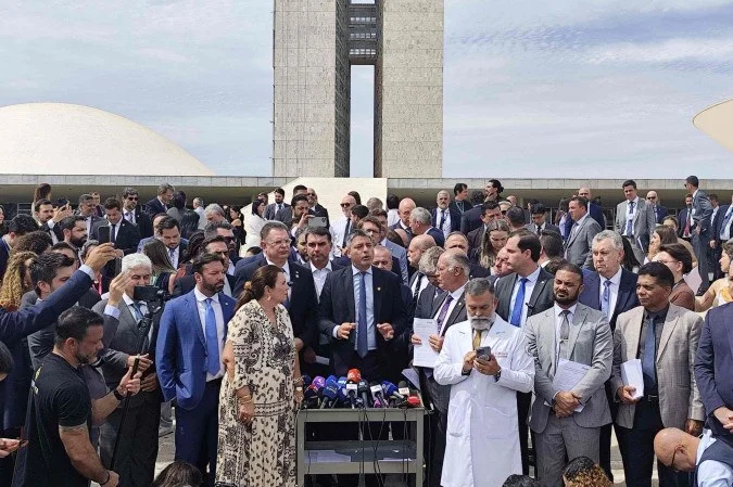 Oposição intensifica ataques ao STF e promete travar atividades no