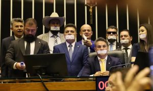 Oposição ocupa plenários por anistia a Bolsonaro, 8/01 e impeachment