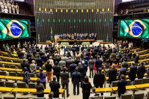 Oposição reage à decisão de Moraes contra Marcos do Val