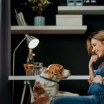 Os cães sabem quando uma mulher está grávida? Entenda este