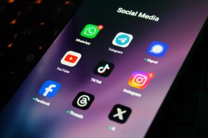 PL das redes sociais: conheça mudanças propostas em relatório