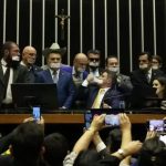 PT, PSB e PSOL pedem afastamento de cinco deputados por