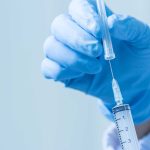 Países correm para desenvolver vacinas diante de incerteza sobre apoio