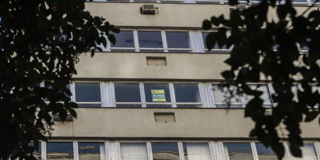 Parcela de famílias que pagam aluguel sobe 25% em 8