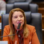 “Partido se faz é com gente, com político e com