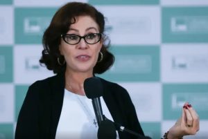 Perícia contratada por defesa de Zambelli aponta doenças psiquiátricas e