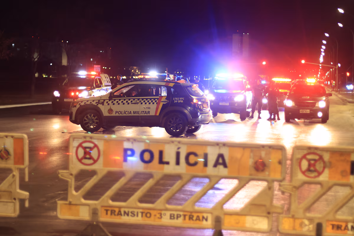Polícia fecha Esplanada e reforça segurança em Brasília após prisão