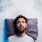 Por que falamos durante o sono?