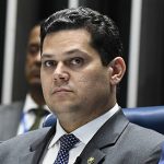 Prisão domiciliar de Bolsonaro inflama oposição, mas Alcolumbre descarta impeachment