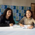 Programa oferece mais de 230 bolsas de estudos para alunos