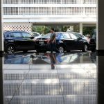 Proporção de brasileiros que moram sozinhos cresce 52% em 12