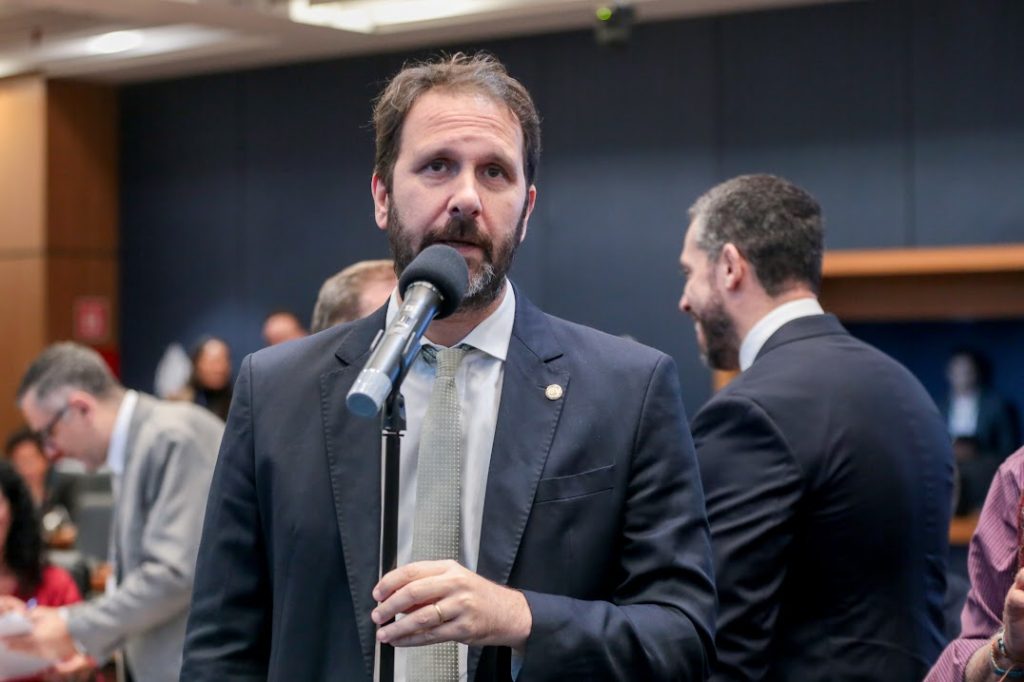 Psol defende adesão ao Propag e alerta para riscos em