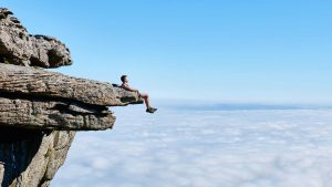 Qual a diferença entre penhasco, precipício, abismo e desfiladeiro?