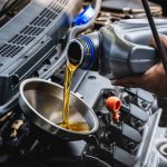 Quando trocar o óleo do carro? Não é sempre após