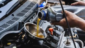 Quando trocar o óleo do carro? Não é sempre após